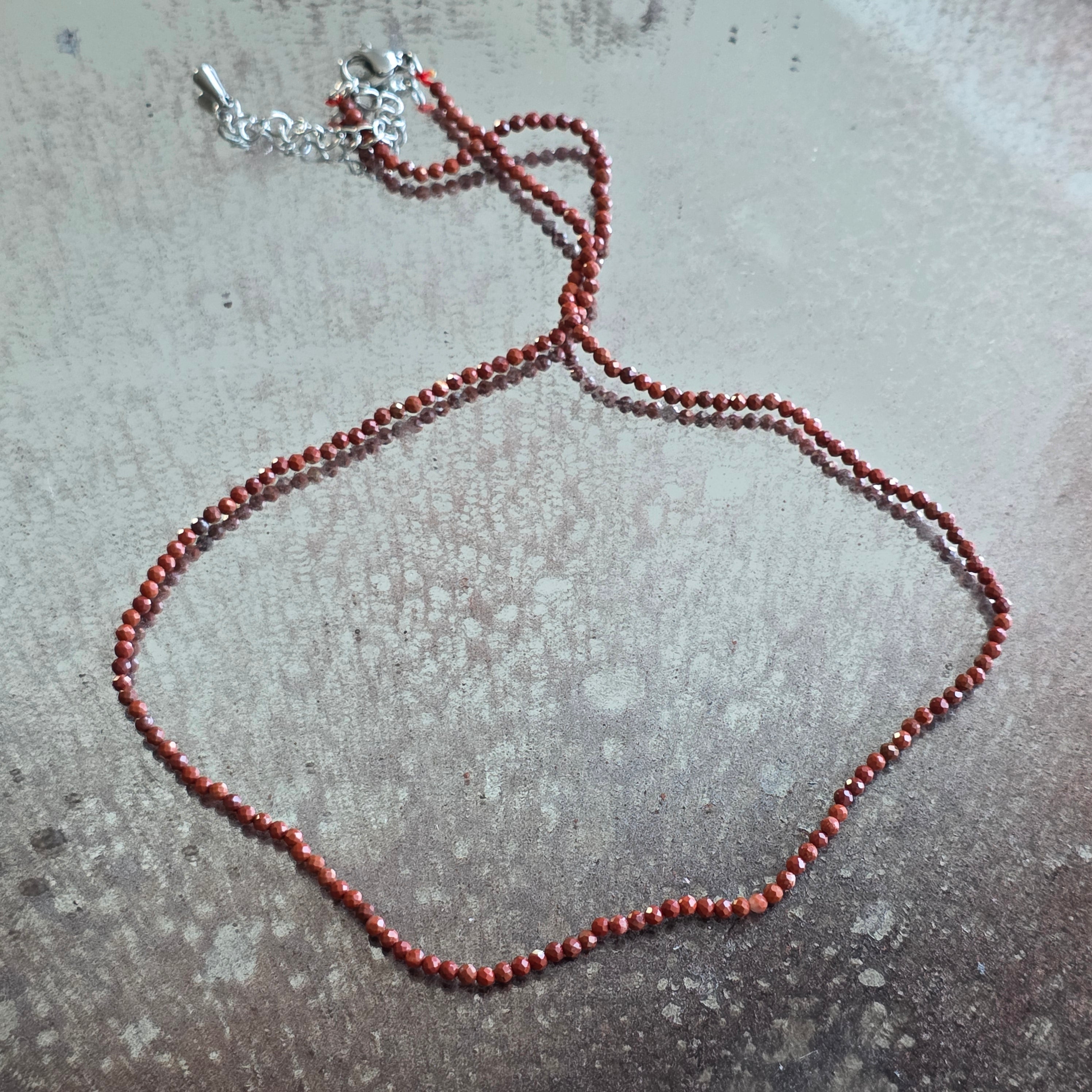 Colier Jasp Rosu sfere 2 mm