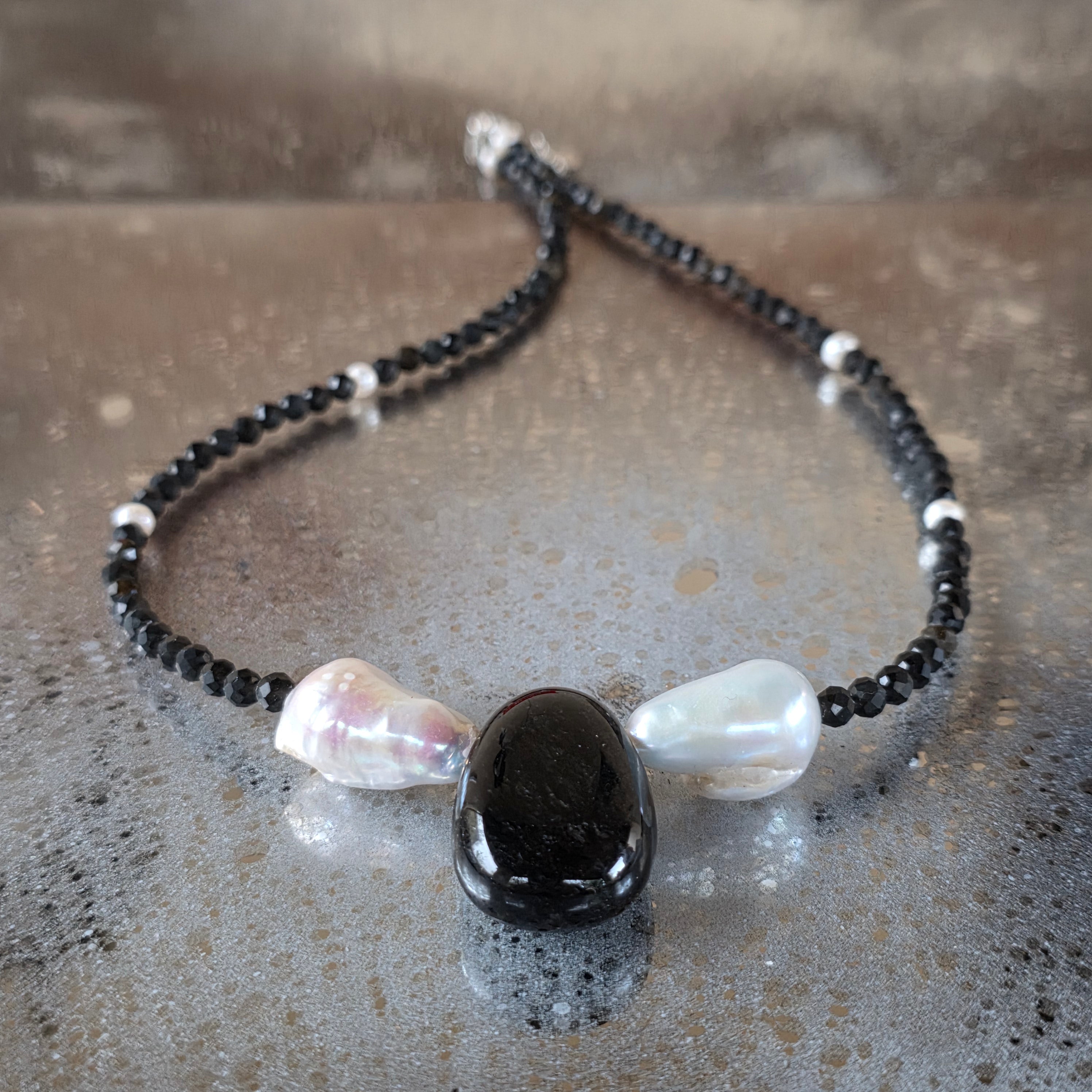 Colier obsidian argintiu si perle Shield of Silence#30