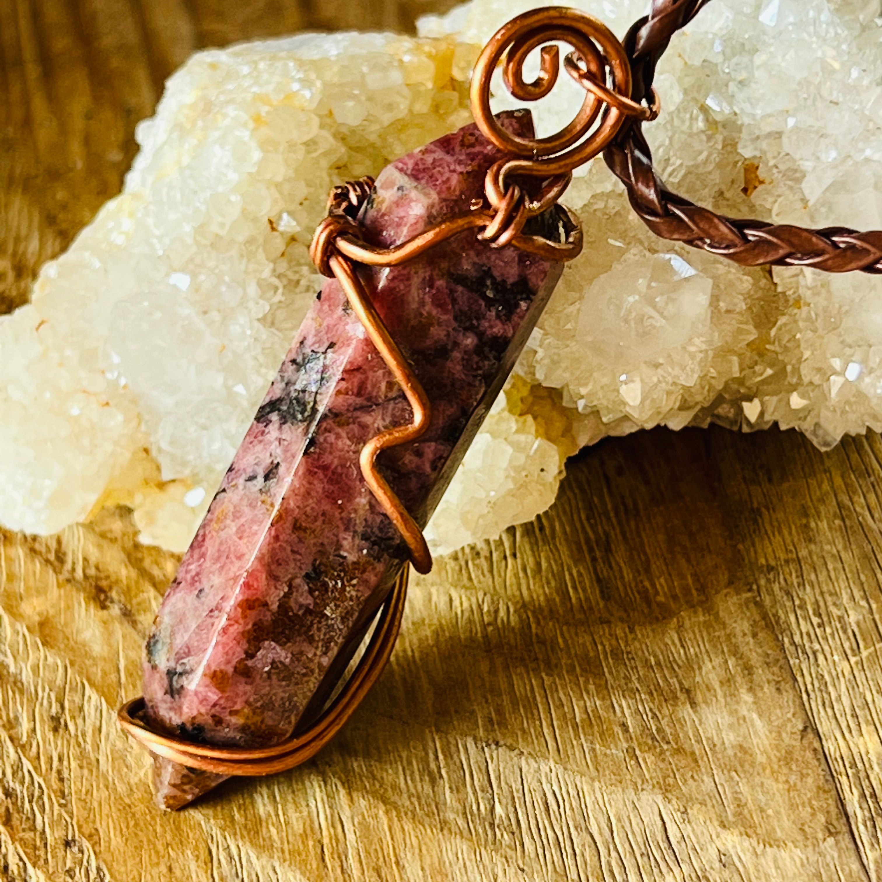 Colier rodonit in cupru/artistic wire m1