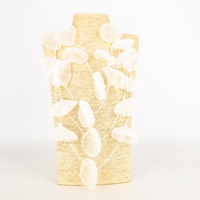Colier statement ivoire cu petale textile de mac 3D din organza - design artistic italian