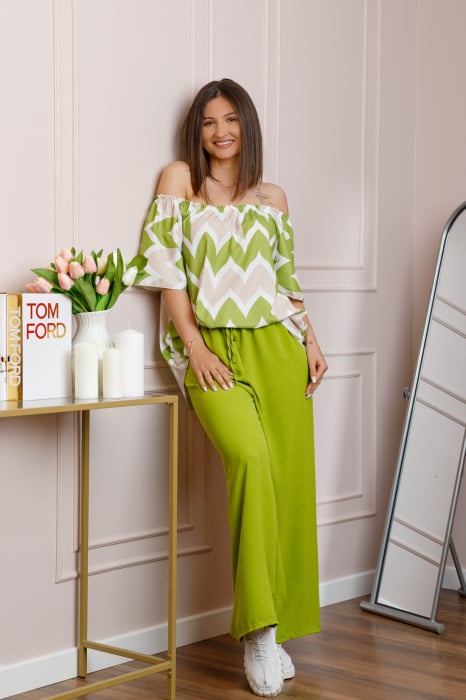 Compleu dama Eleanor cu bluza vaporoasa si pantaloni largi - Verde lime