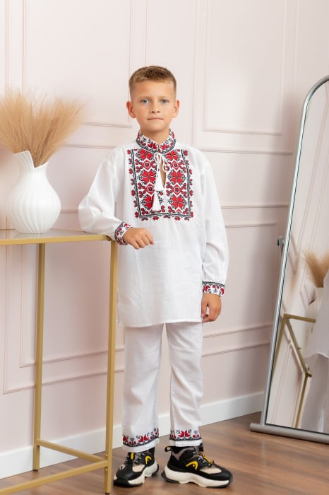 Compleu traditional alb pentru baieti cu motiv geometric rosu Emil 02