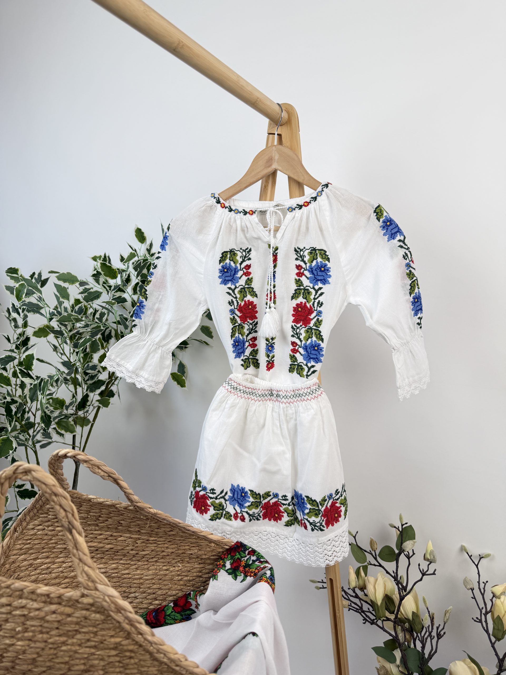 Compleu tradițional fete – fustă și ie TM2510 *motive florale* - 4