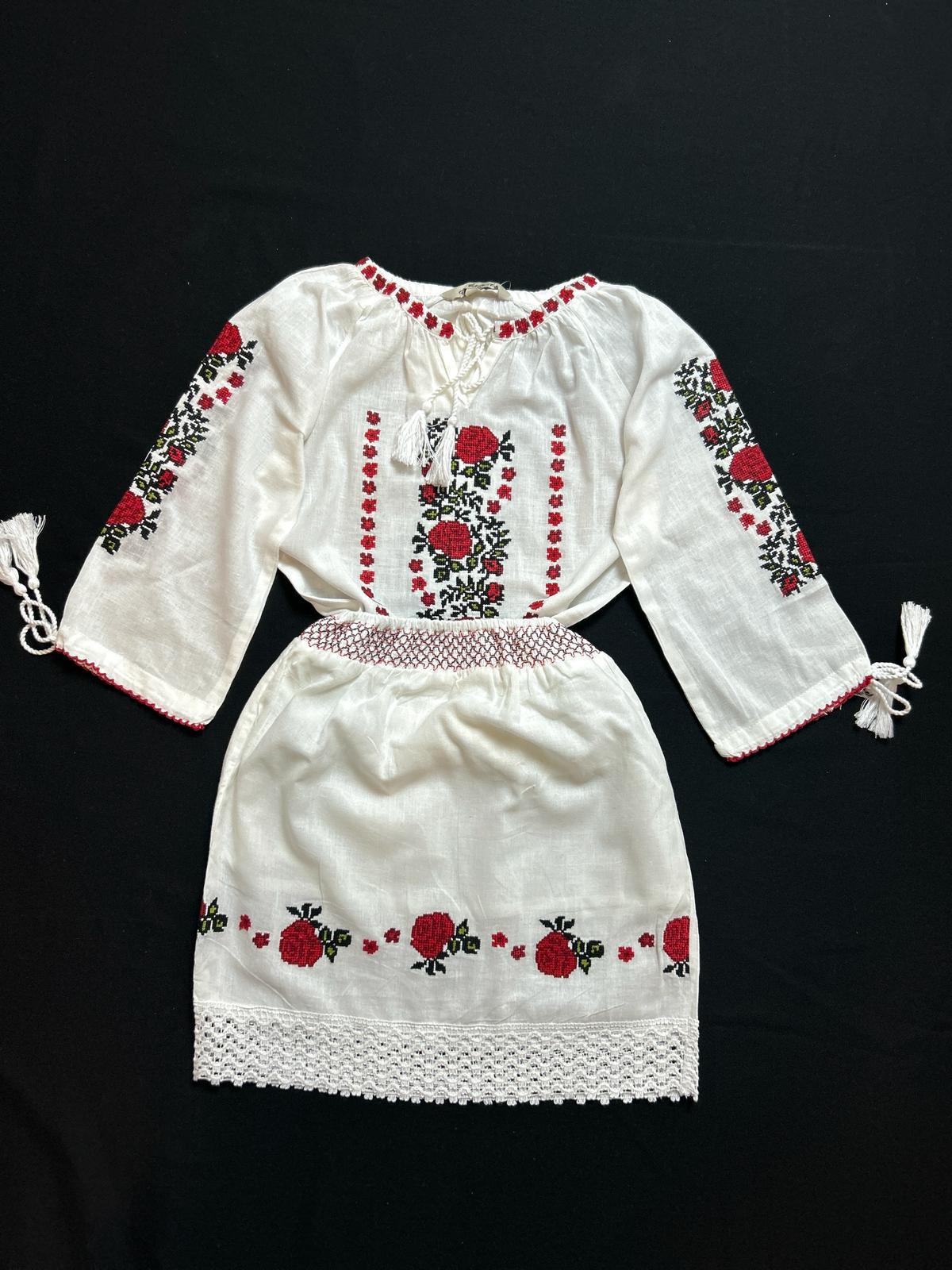 Compleu tradițional fete TM689 - motive florale - 6