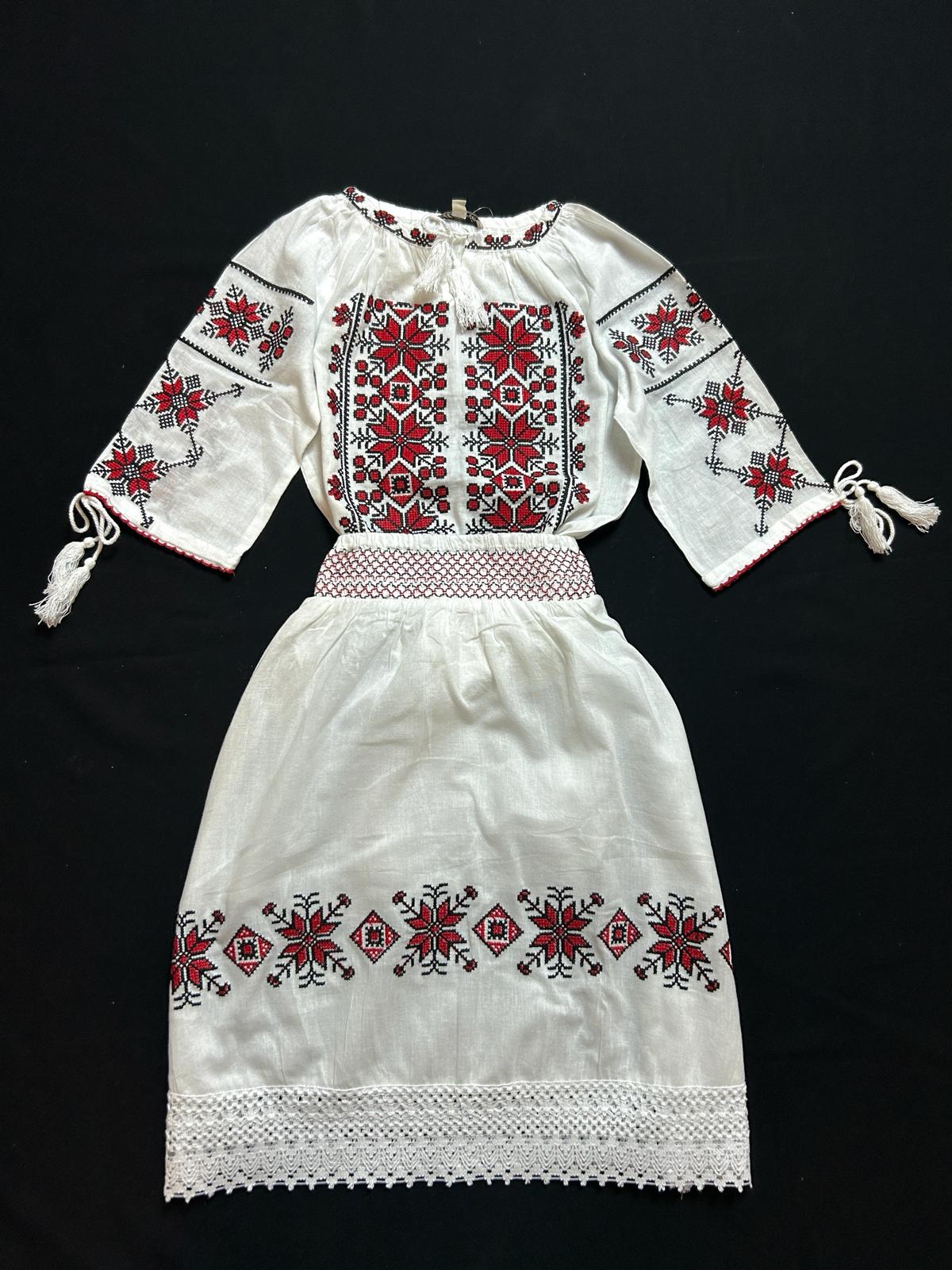Compleu tradițional fete TM690 - motive florale - 14