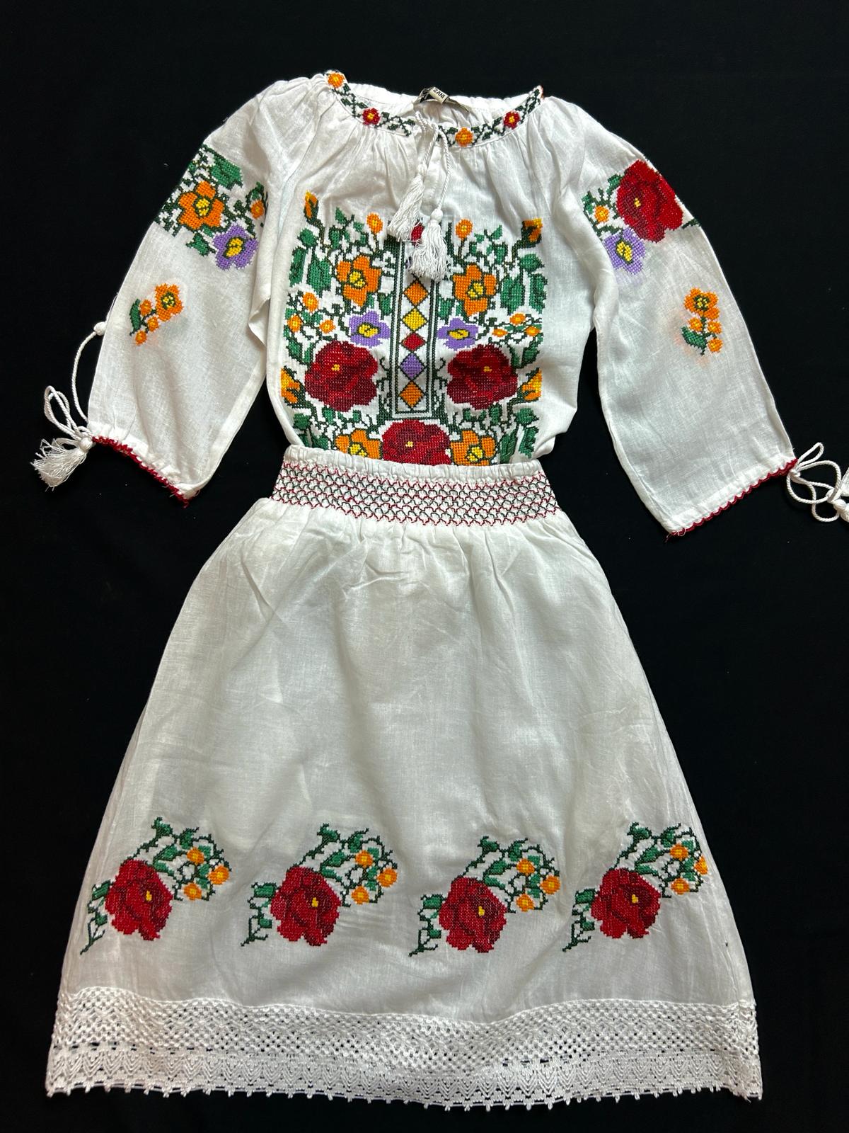 Compleu tradițional fete TM691 - motive florale - 8