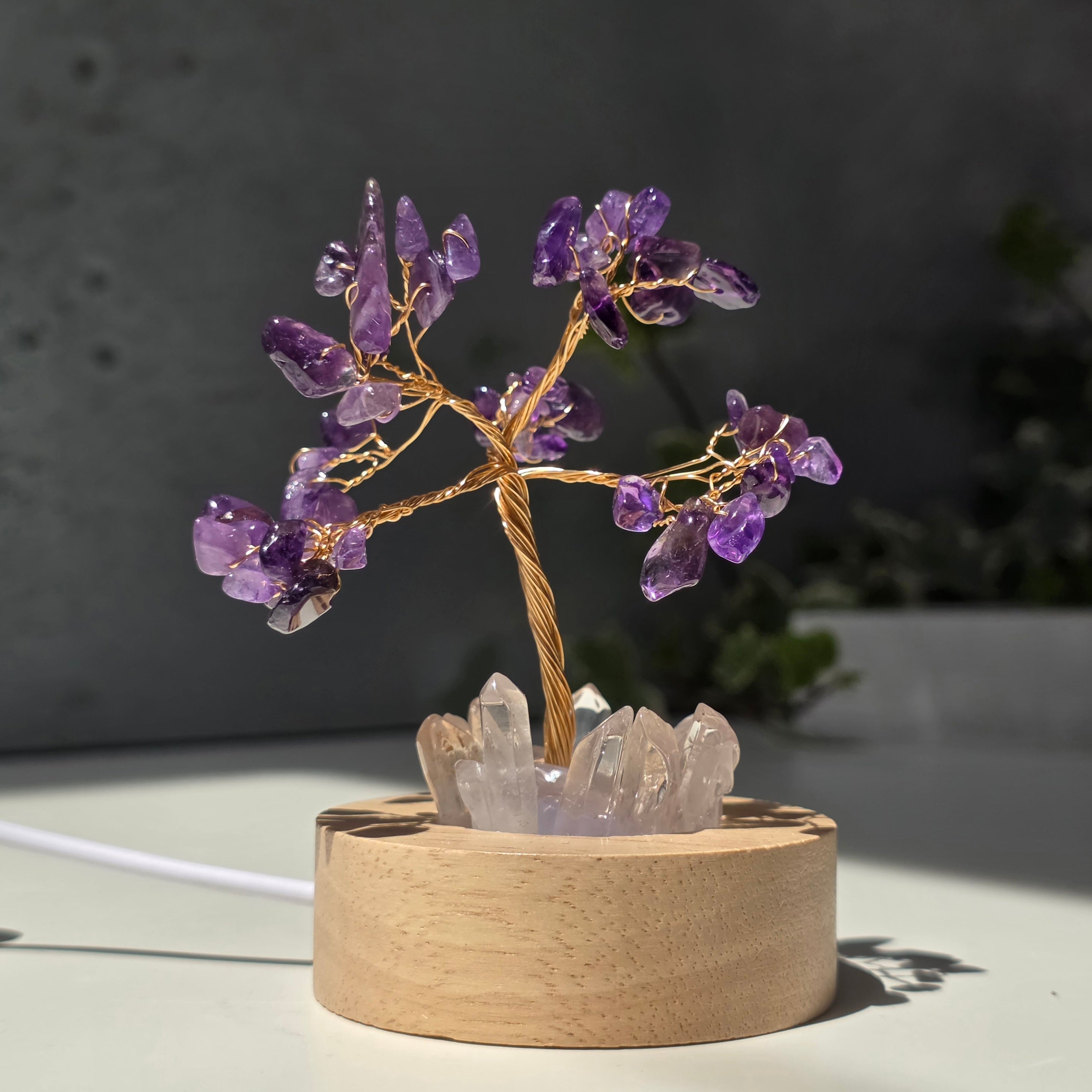 Copac Feng Shui ametist pe bază de cuarț de stâncă – lampă decorativă USB