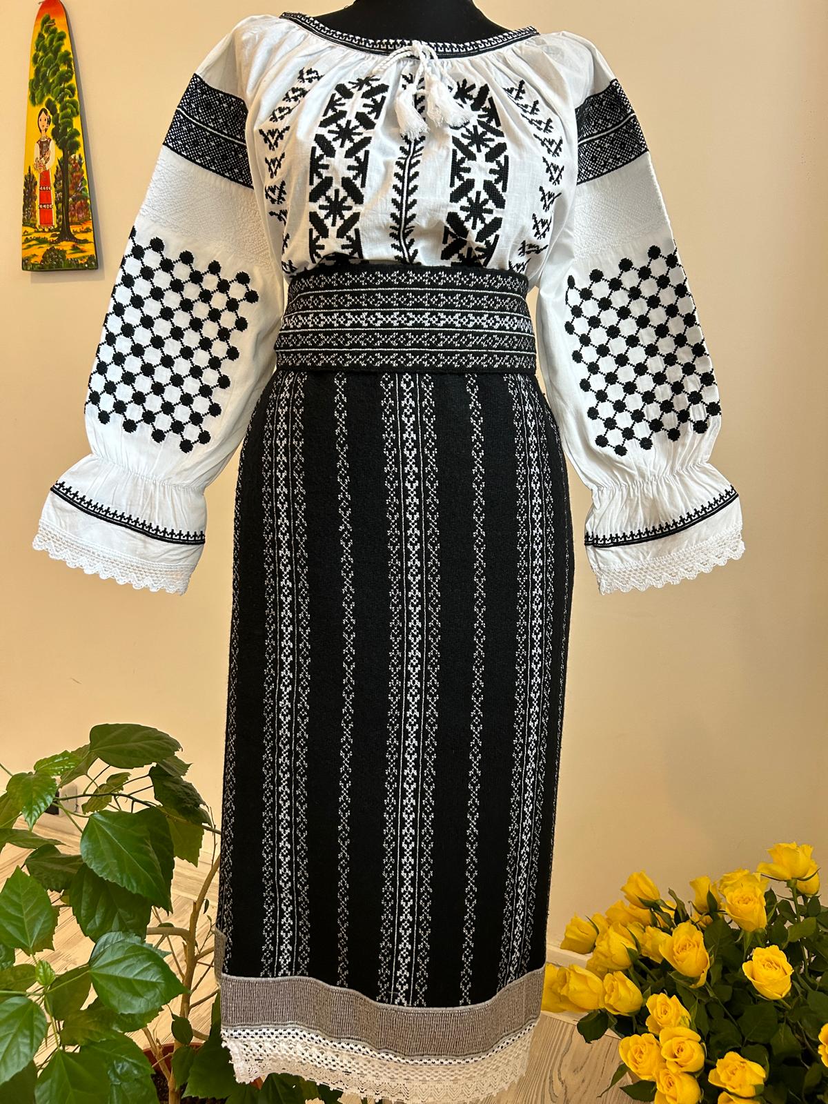 Costum tradițional amurg TM1722 catrință, brâu și ie - L