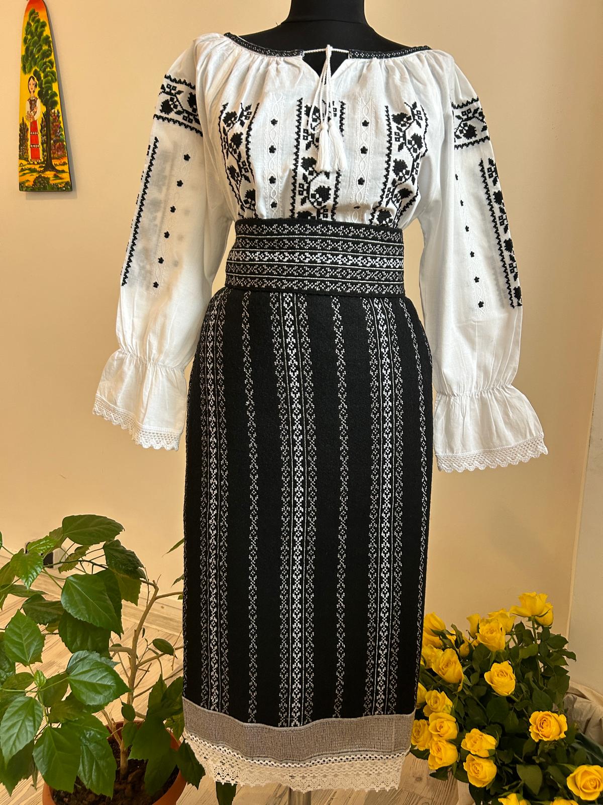 Costum tradițional amurg TM1723 catrință, brâu și ie - S