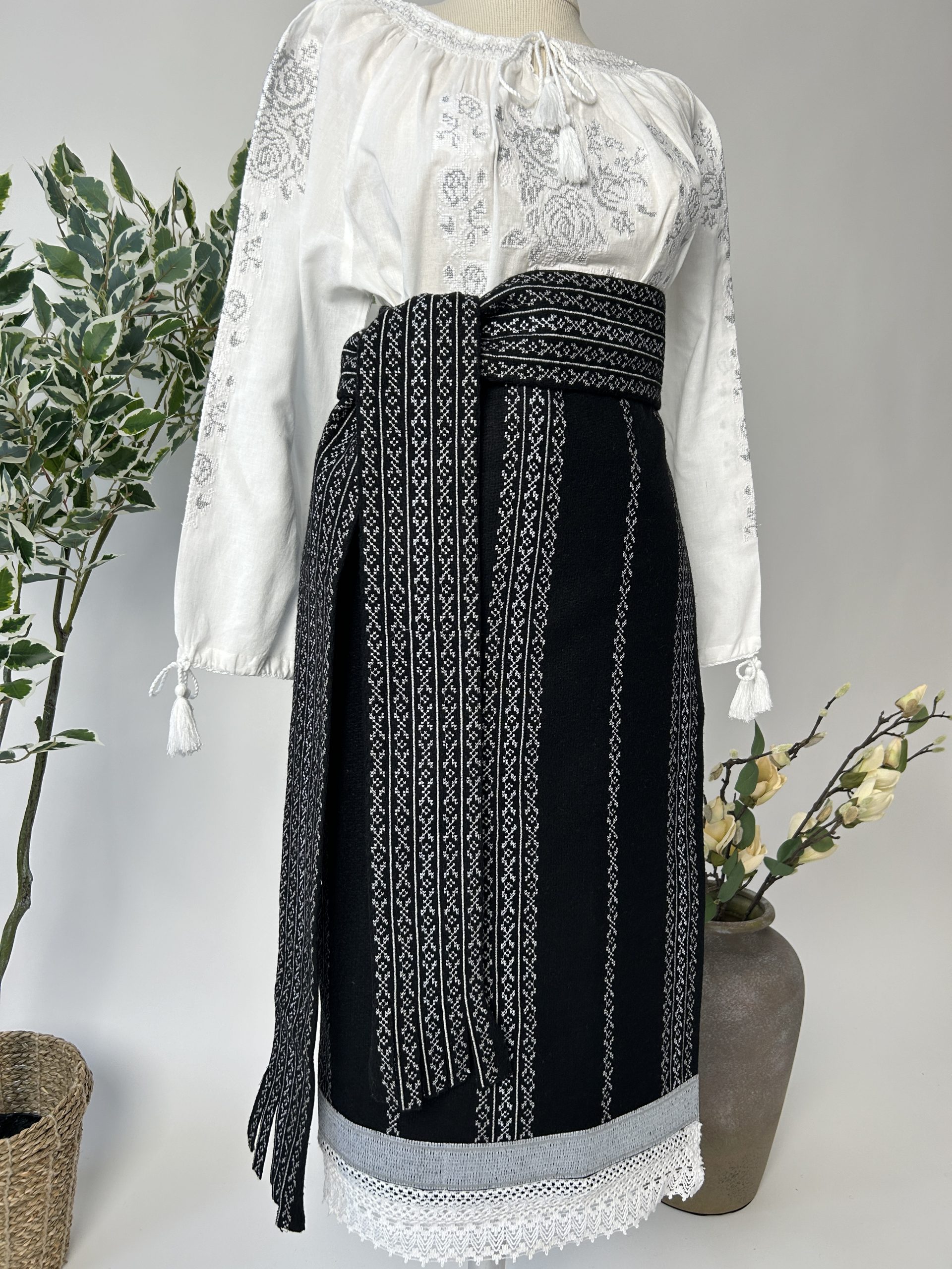 Costum tradițional - catrință, brâu și ie TM1809 *amurg* - XL