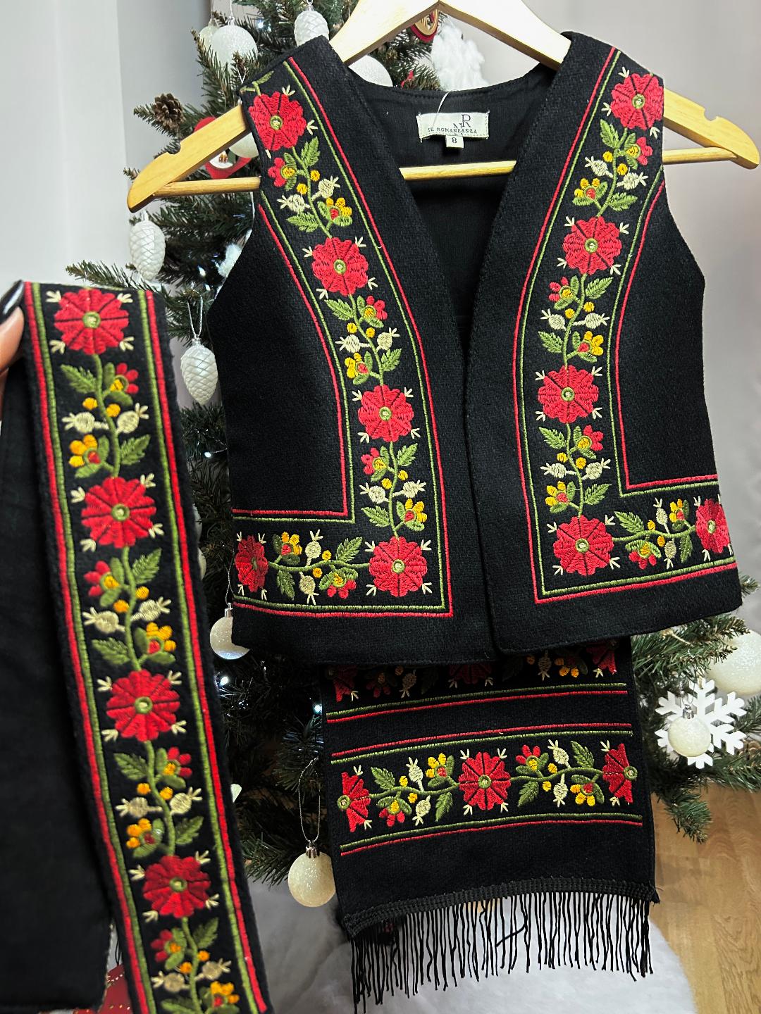 Costum tradițional fete TM668 motive florale - 8