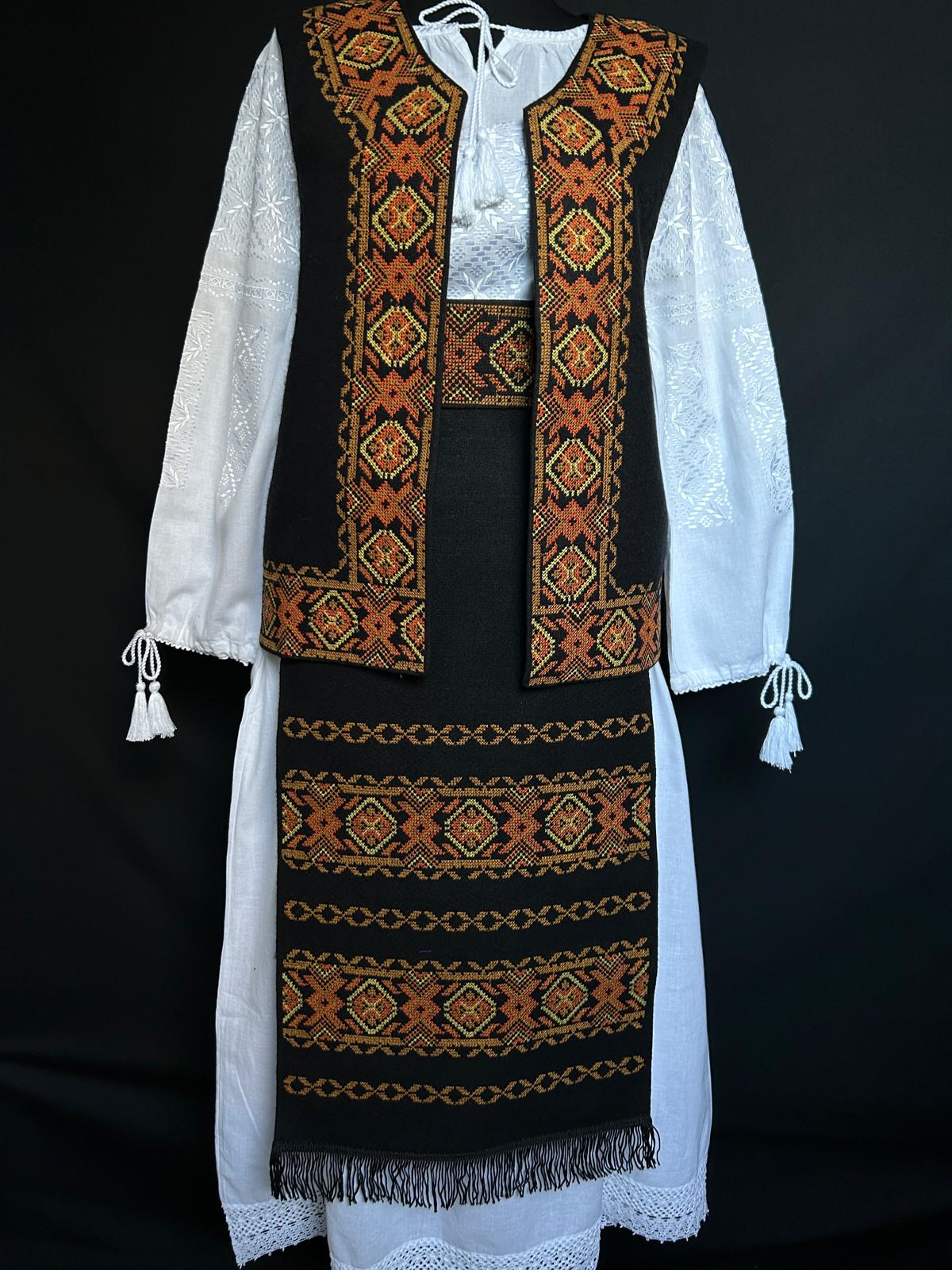 Costum tradițional TM1582 culorile toamnei