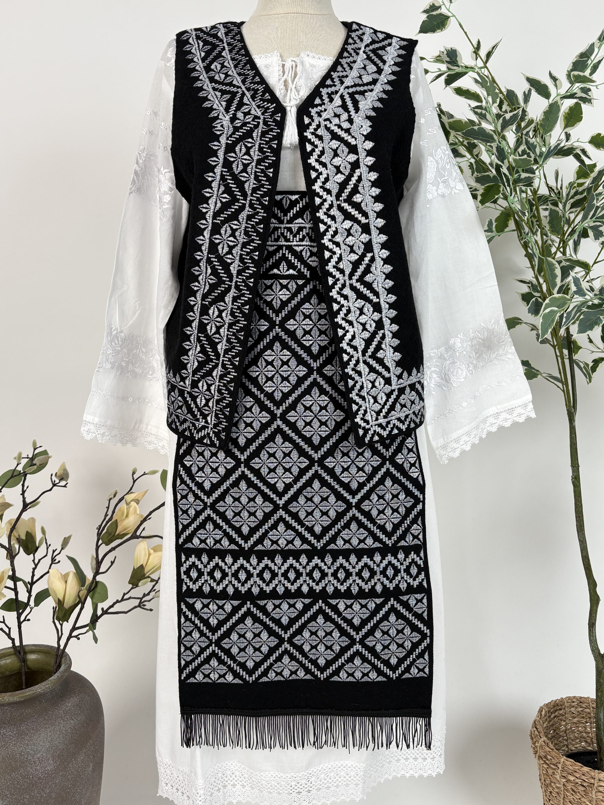 Costum tradițional TM2087 - S - 3XL - L