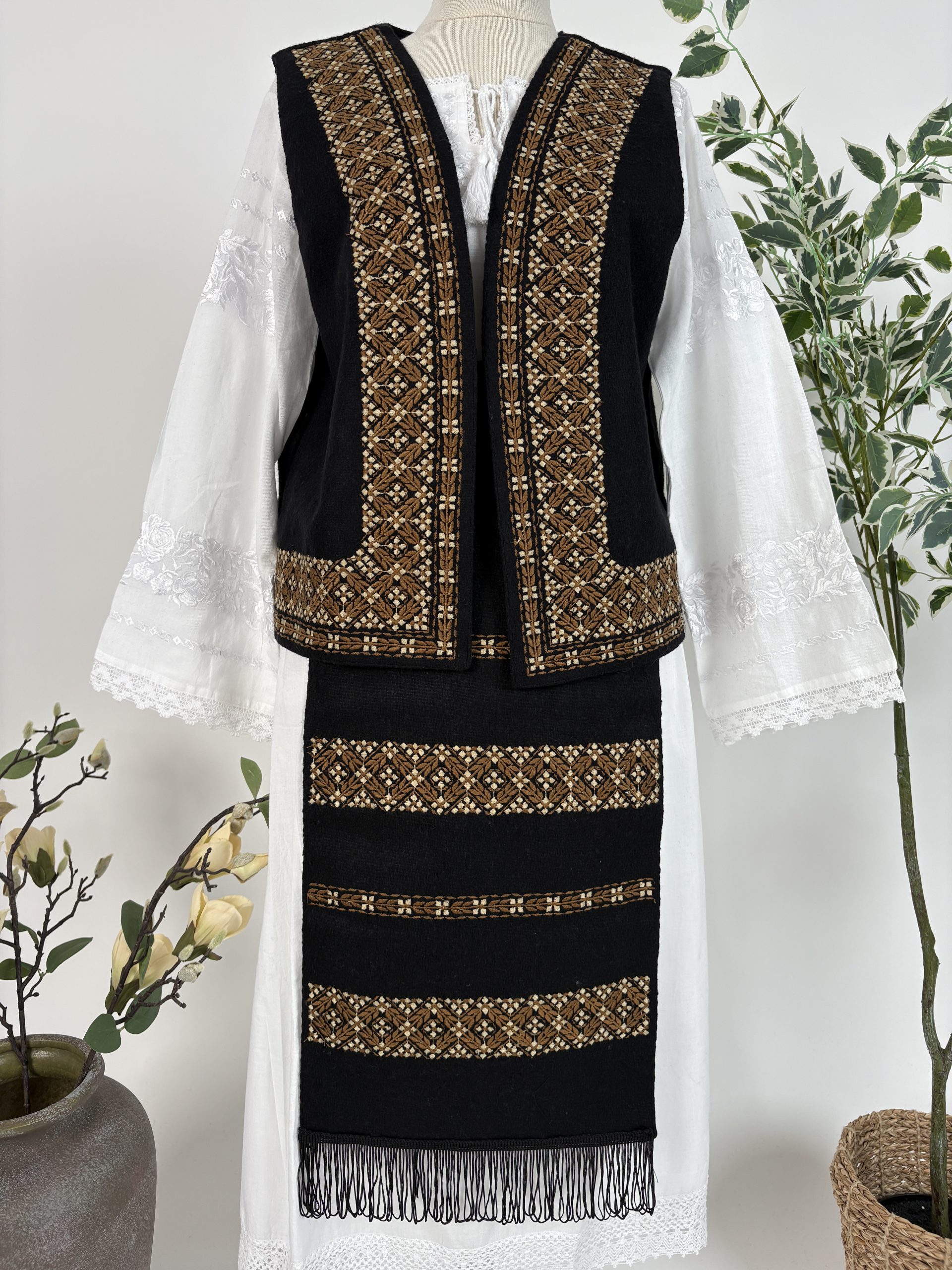 Costum tradițional TM2089 - L - 2XL - 2XL