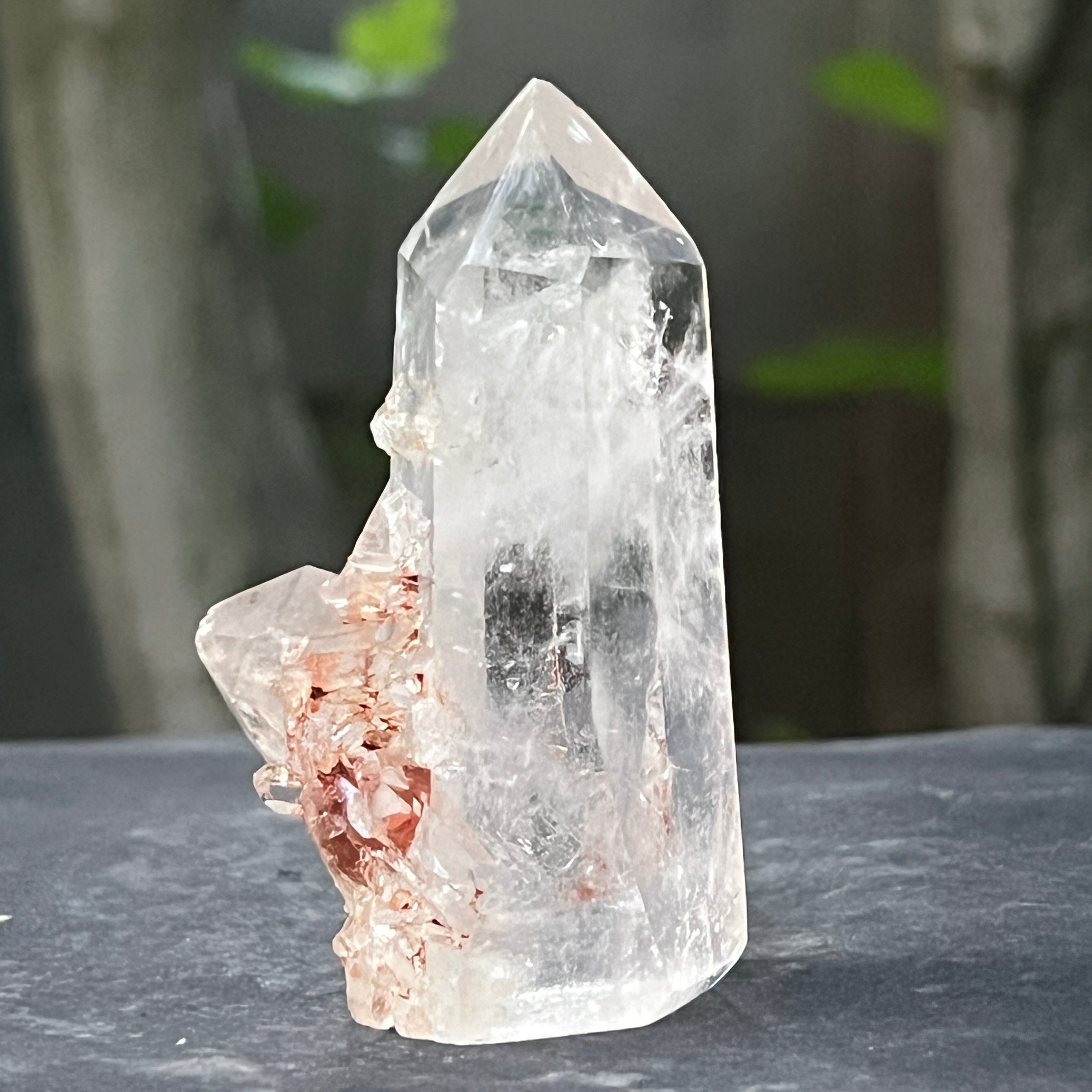 Cristal de cuarț cu incluziuni de goethit brun-portocaliu | Model 1