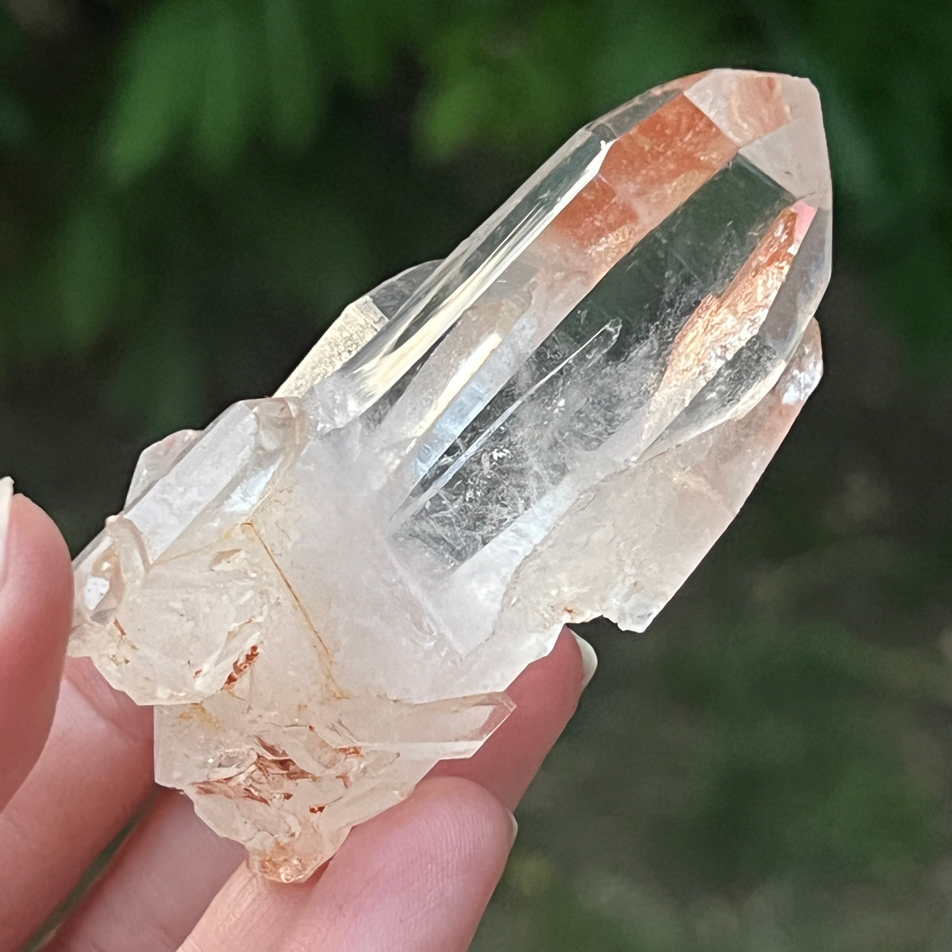Cristal de cuarț cu incluziuni de goethit brun-portocaliu | Model 10