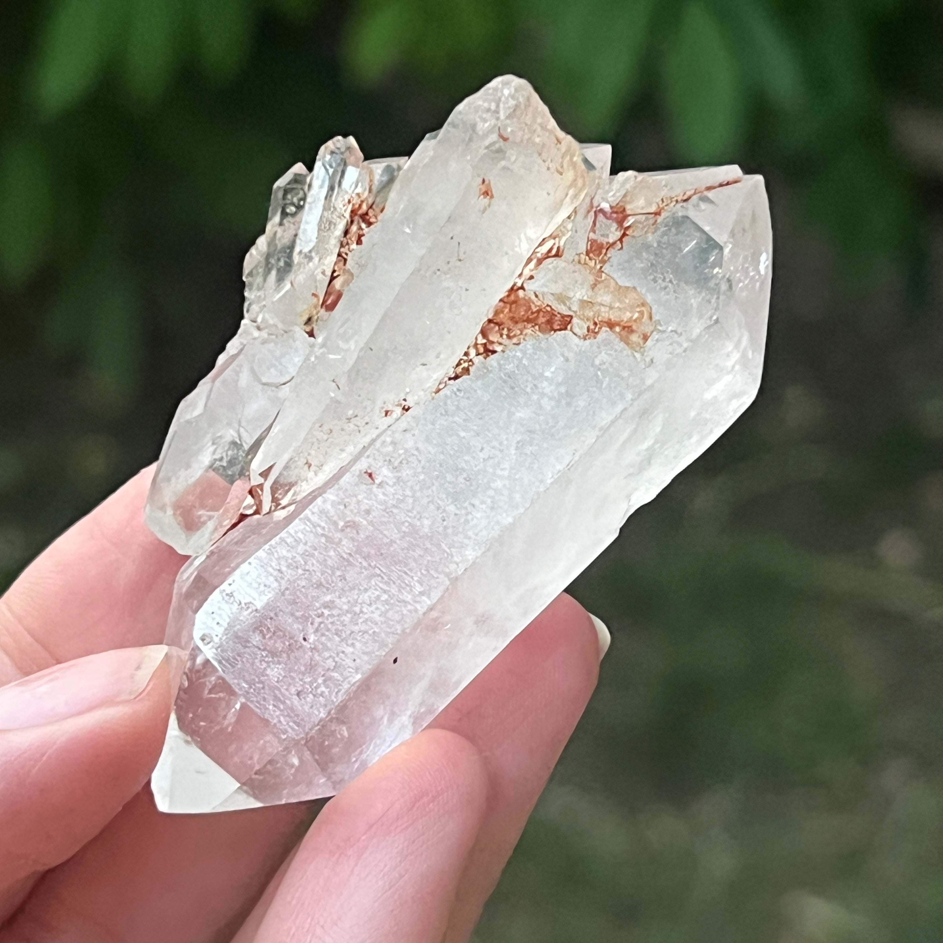 Cristal de cuarț cu incluziuni de goethit brun-portocaliu | Model 12