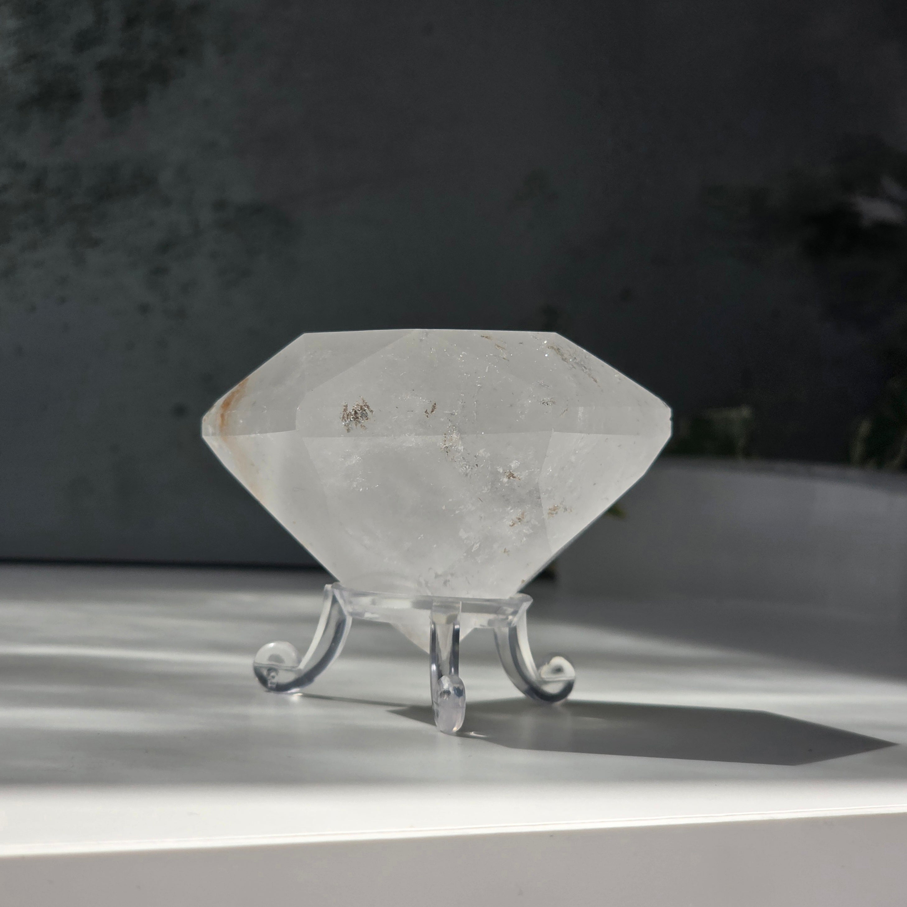 Cuart curcubeu forma diamant cristal de stanca/cuart incolor model 1A