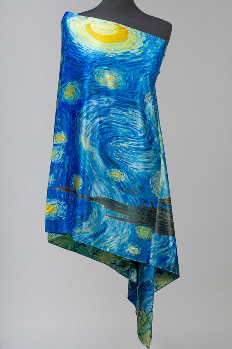 Esarfa cu doua fete, din matase, imprimata cu model inspirat dupa Noaptea Instelata a lui Van Gogh