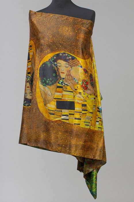 Esarfa cu doua fete, din matase, imprimata cu model inspirat dupa Sarutul de Gustav Klimt