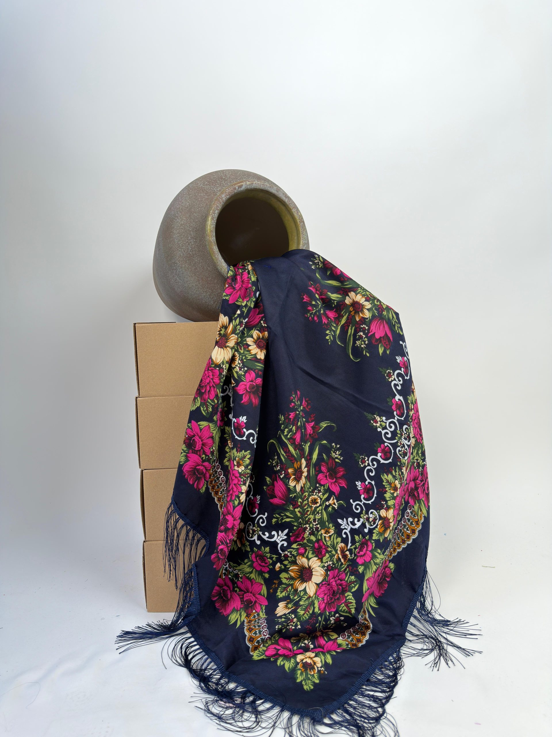 Eșarfă elegantă cu imprimeu floral și franjuri fine TM2336