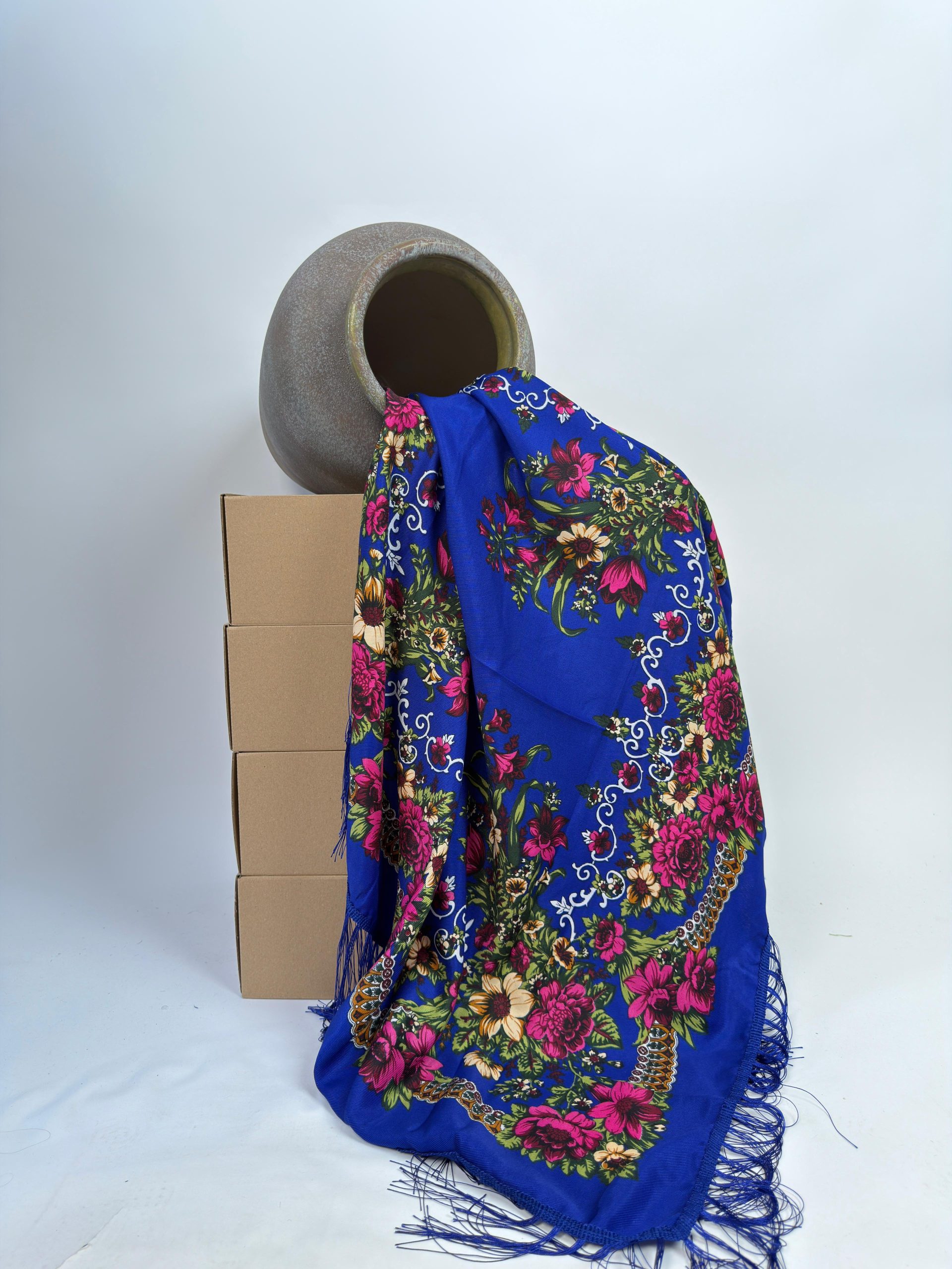 Eșarfă elegantă cu imprimeu floral și franjuri fine TM2343