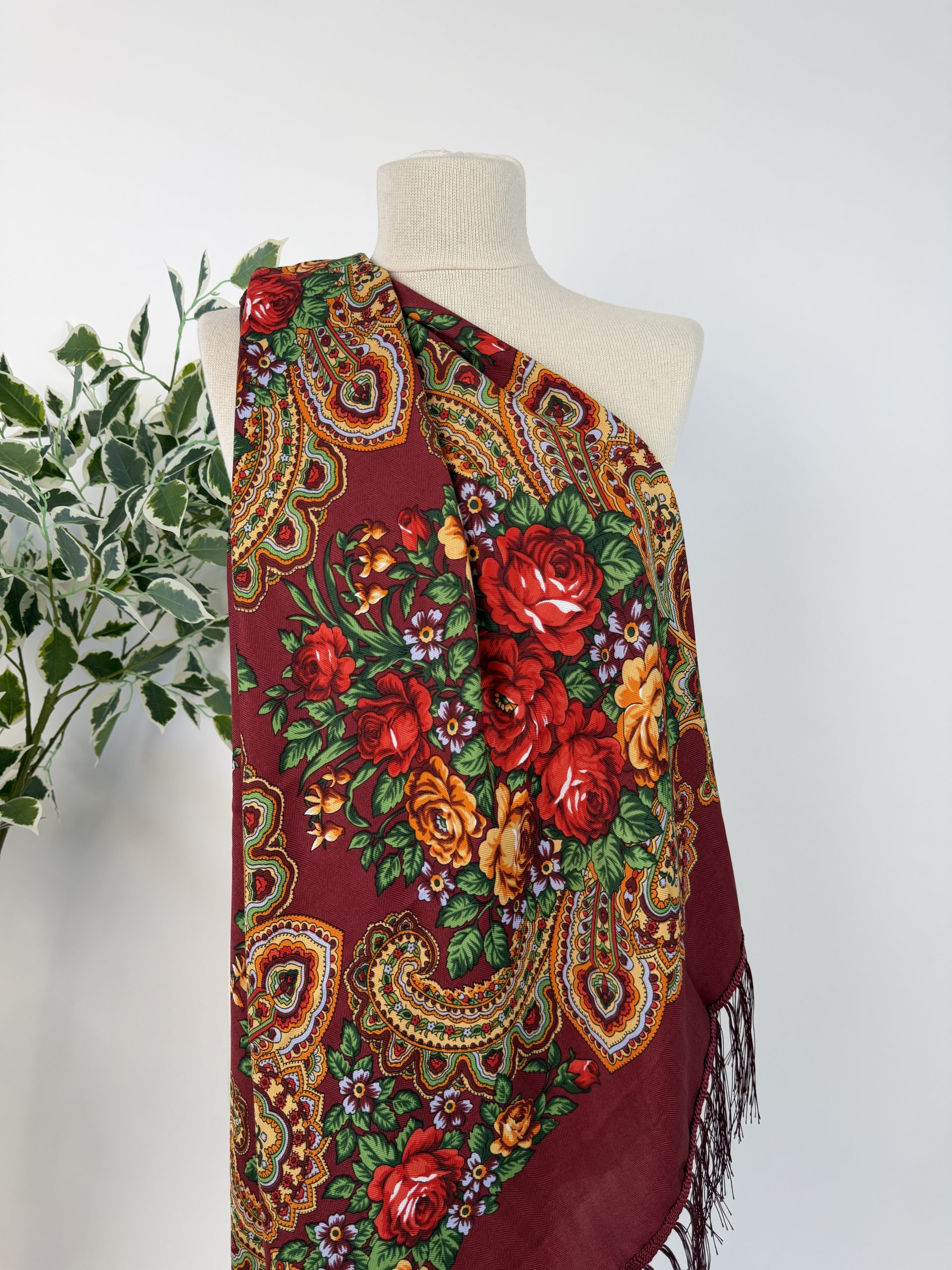 Eșarfă elegantă cu imprimeu floral și franjuri fine TM2358