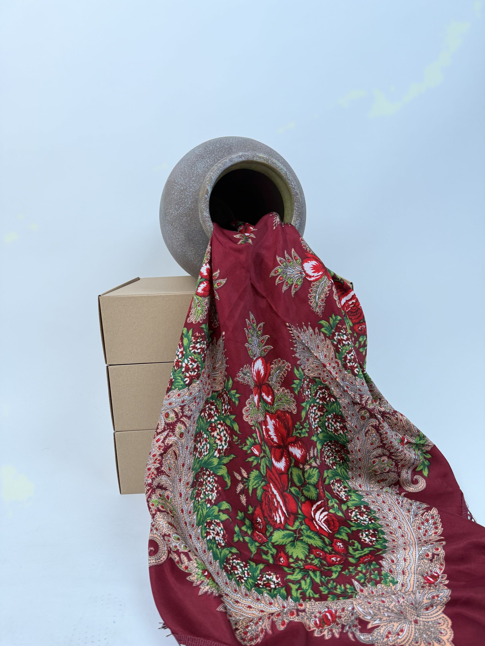 Eșarfă elegantă cu imprimeu floral și franjuri fine TM2378