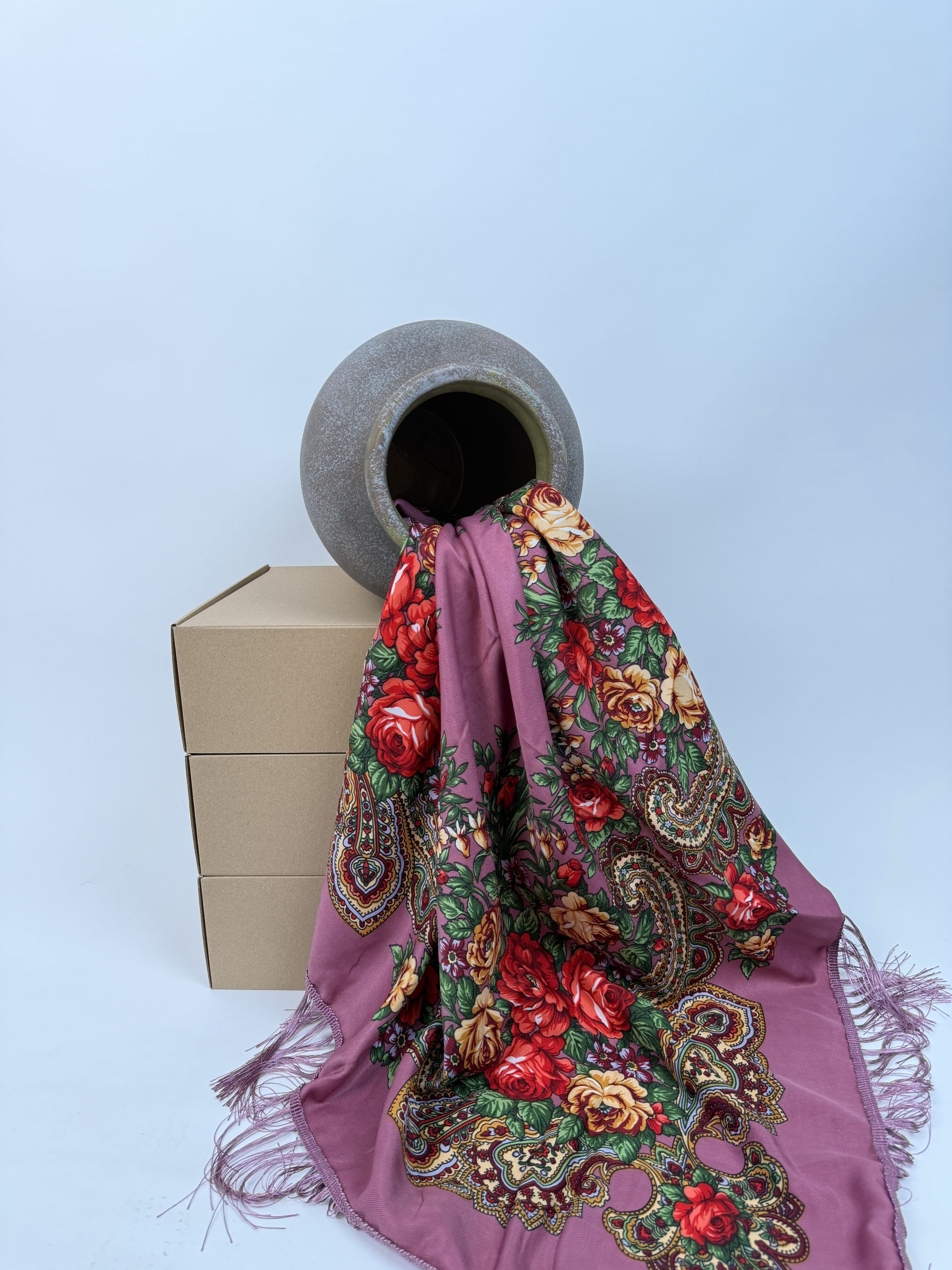 Eșarfă elegantă cu imprimeu floral și franjuri fine TM2382