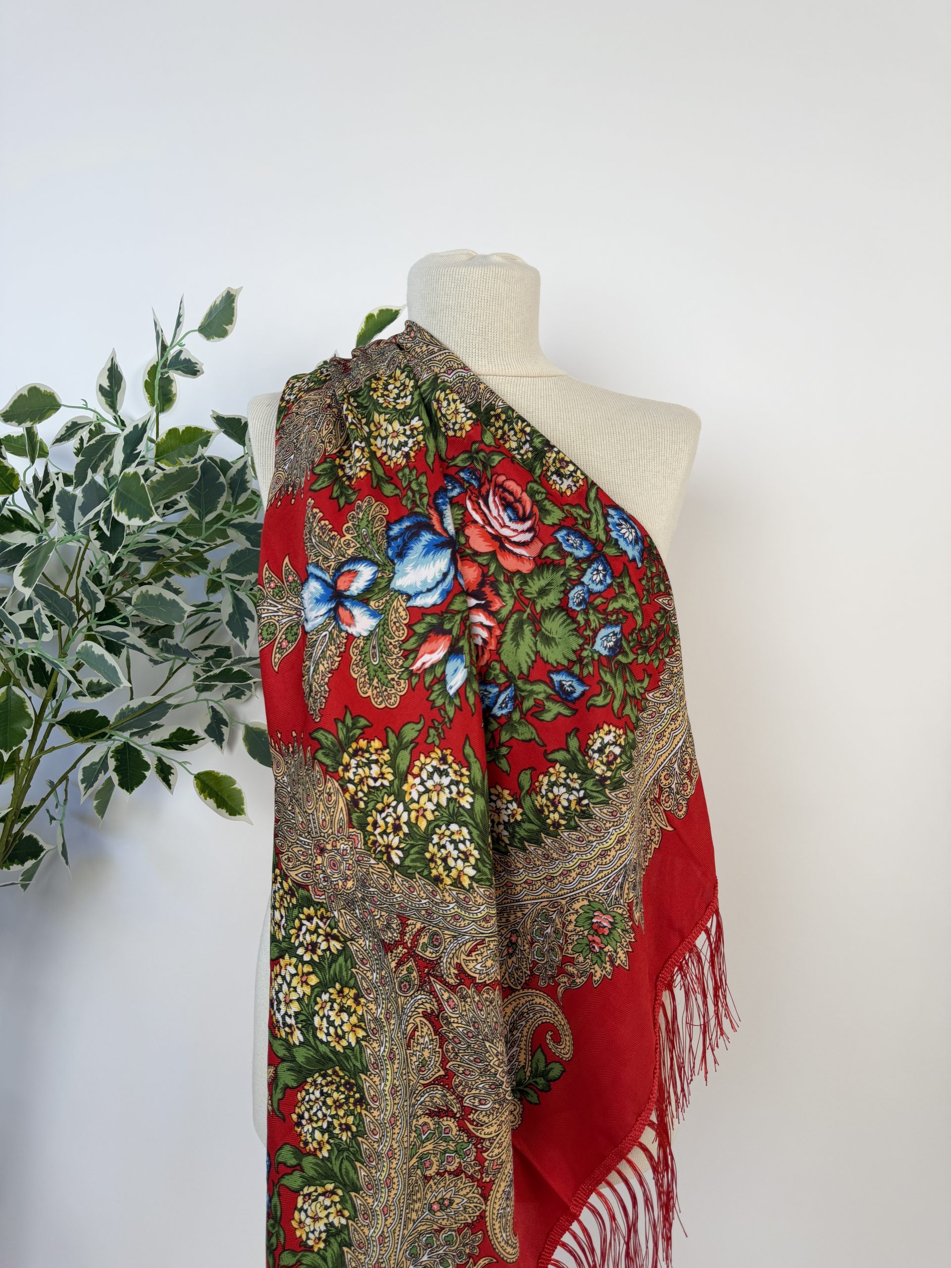 Eșarfă elegantă cu imprimeu floral și franjuri fine TM2428