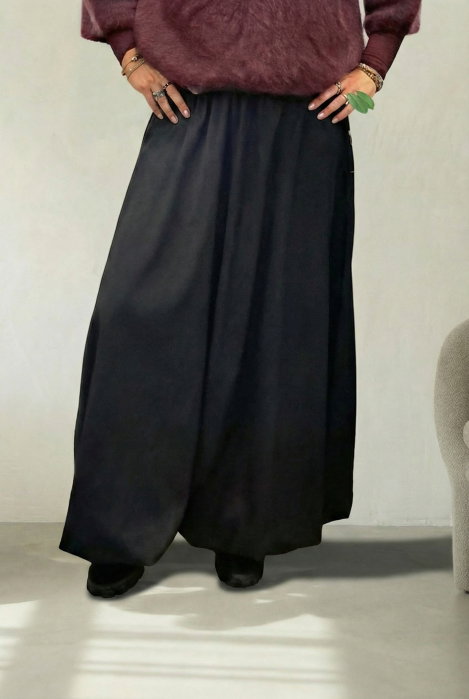 Fusta maxi, gogosar, neagra, ampla cu volum fluid, material tip rips , talie elastica