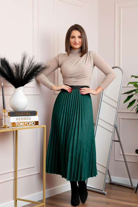 Fusta midi plisata Shannon din piele intoarsa ecologica - Verde