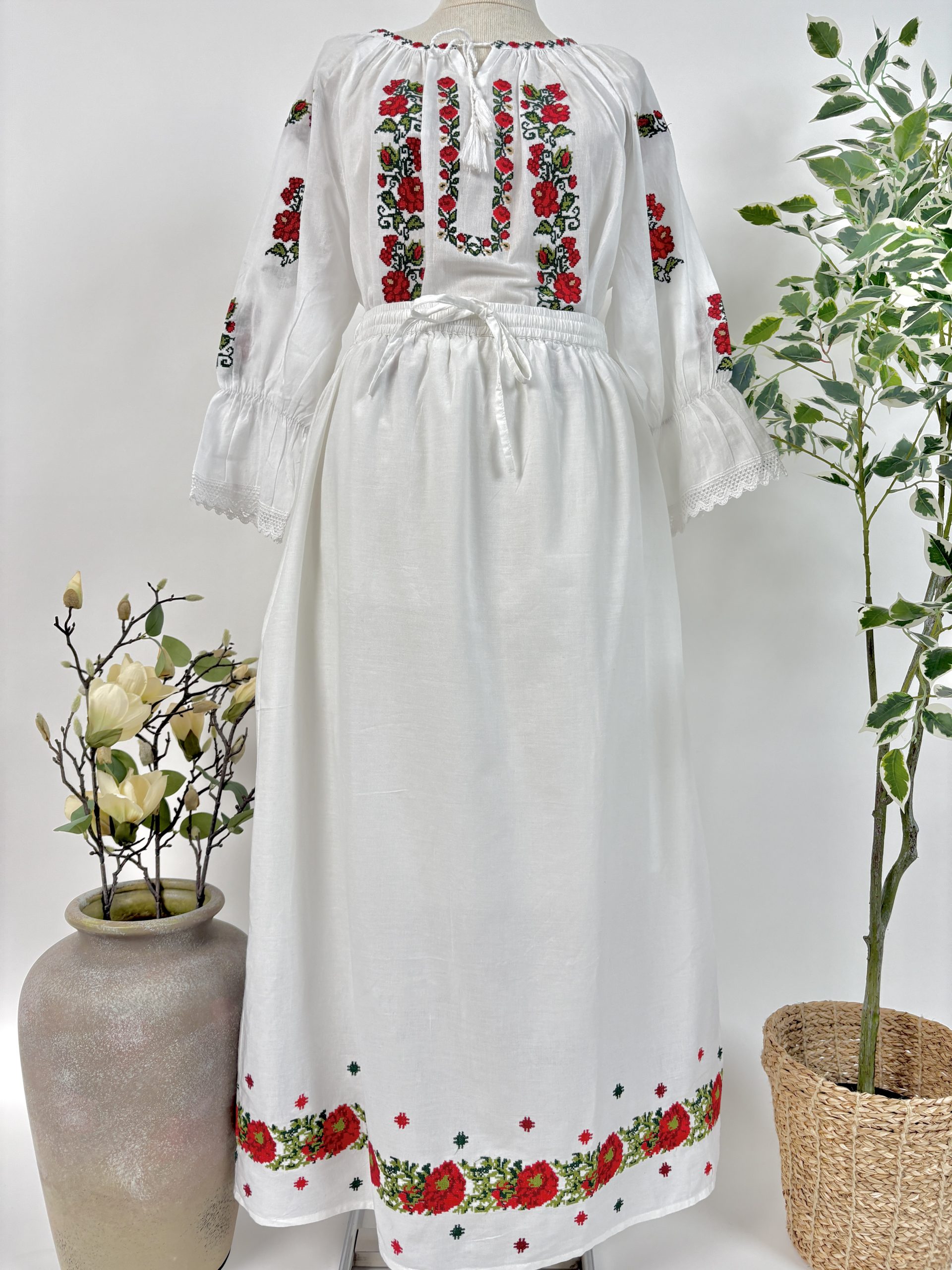 Fustă tradițională femei TM2100 motive florale - XL