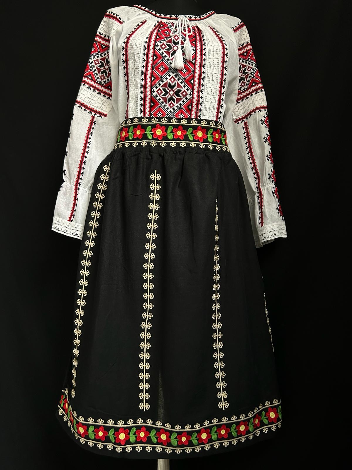 Fustă tradițională femei TM248 *motive florale* - XXL