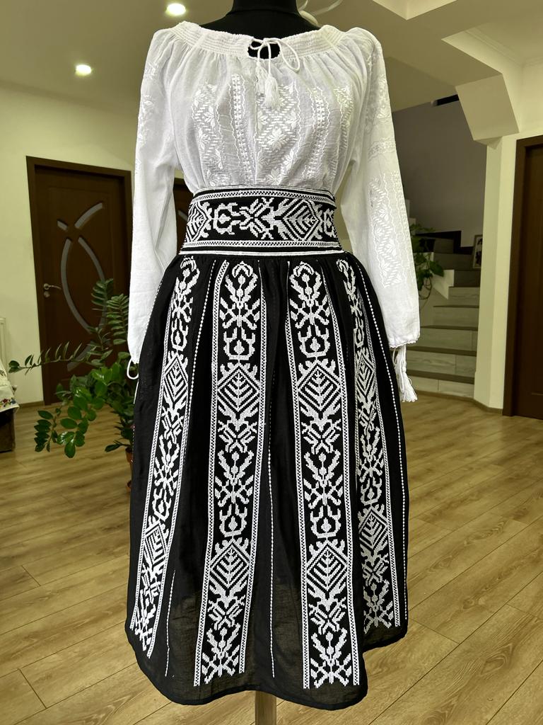 Fustă tradițională femei TM269 - motive geometrice - XL