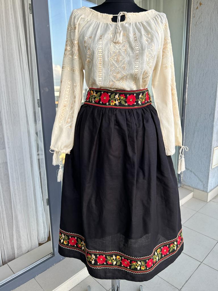 Fustă tradițională femei TM290 motive florale - S