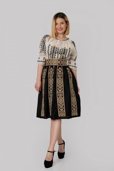 Fusta traditionala neagra cu broderie geometrica crem Doina