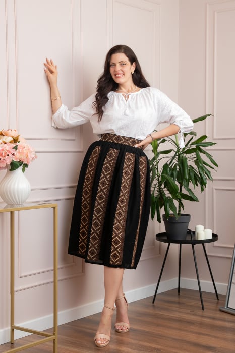 Fusta traditionala neagra cu broderie geometrica maro Magdalena 01