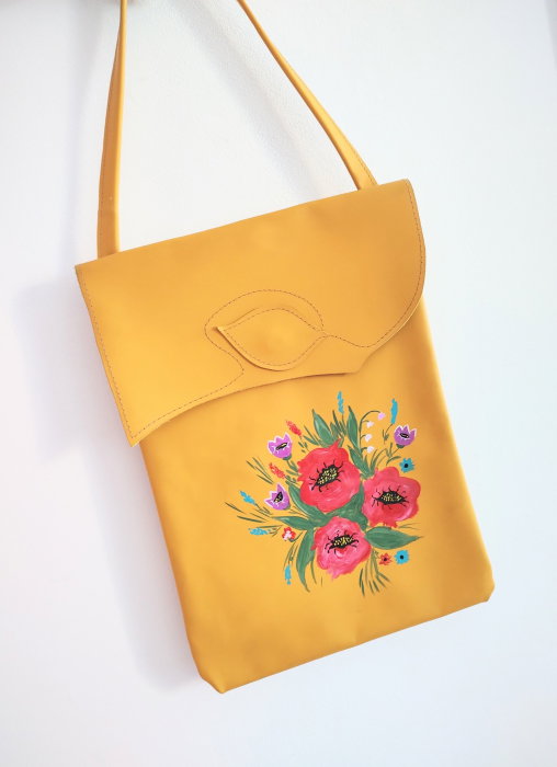 Geanta galben mustar ,handmade, cu lalele si maci pictati,unicat