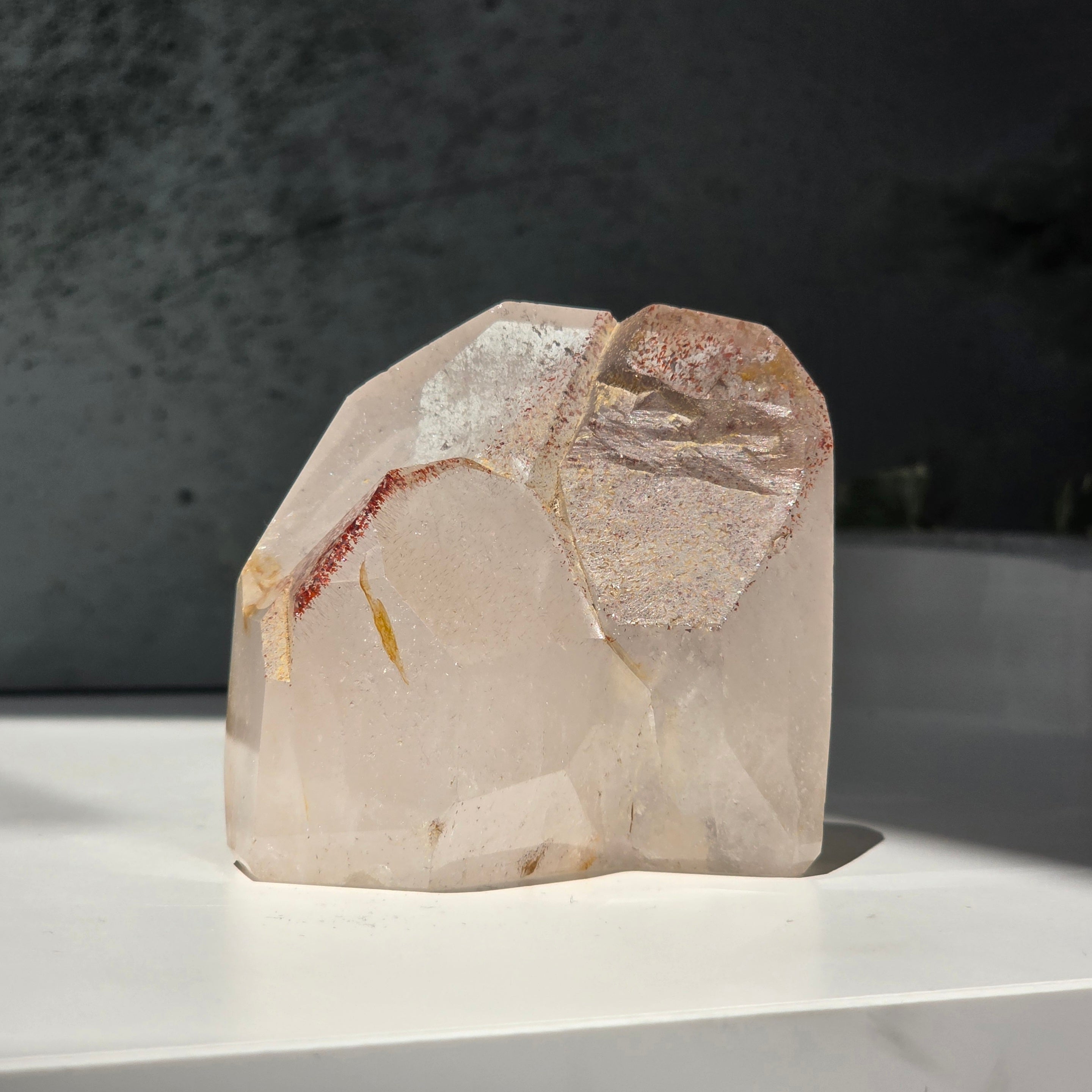 Generator/ varf cuart cu incluziuni Madagascar L108