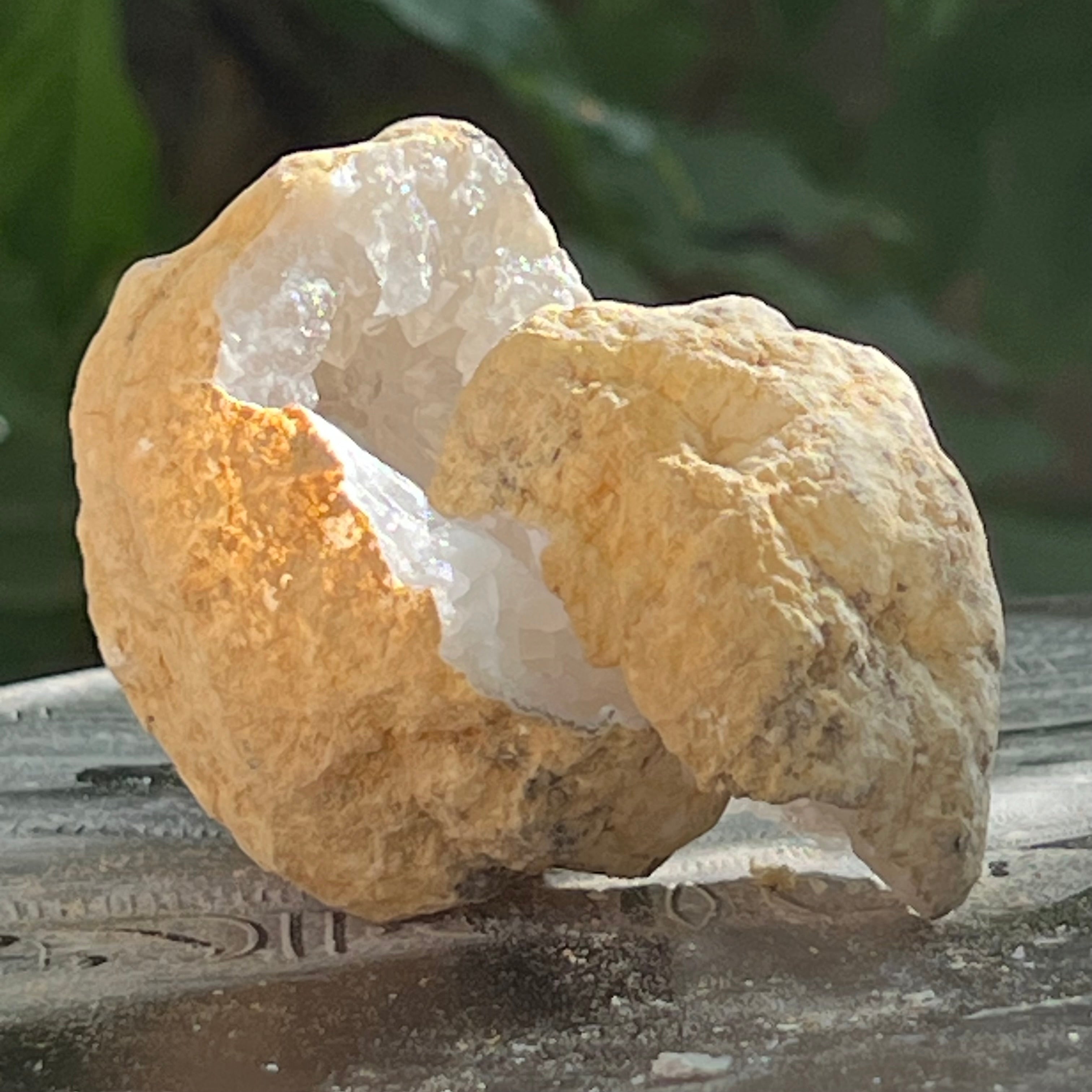 Geoda cuart incolor cristal de stanca model 4