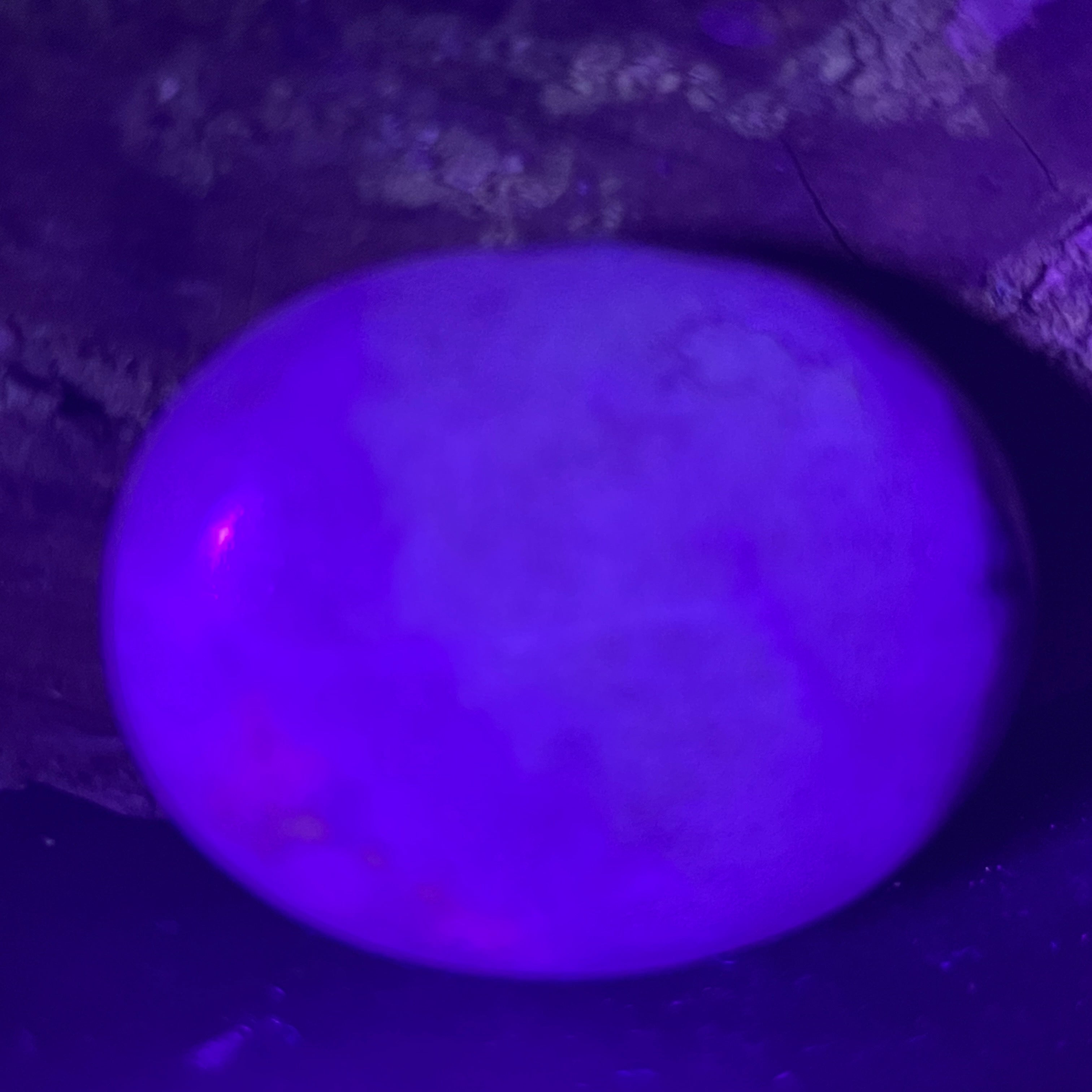 Hackmanit mov Uv reactive palmstone m4