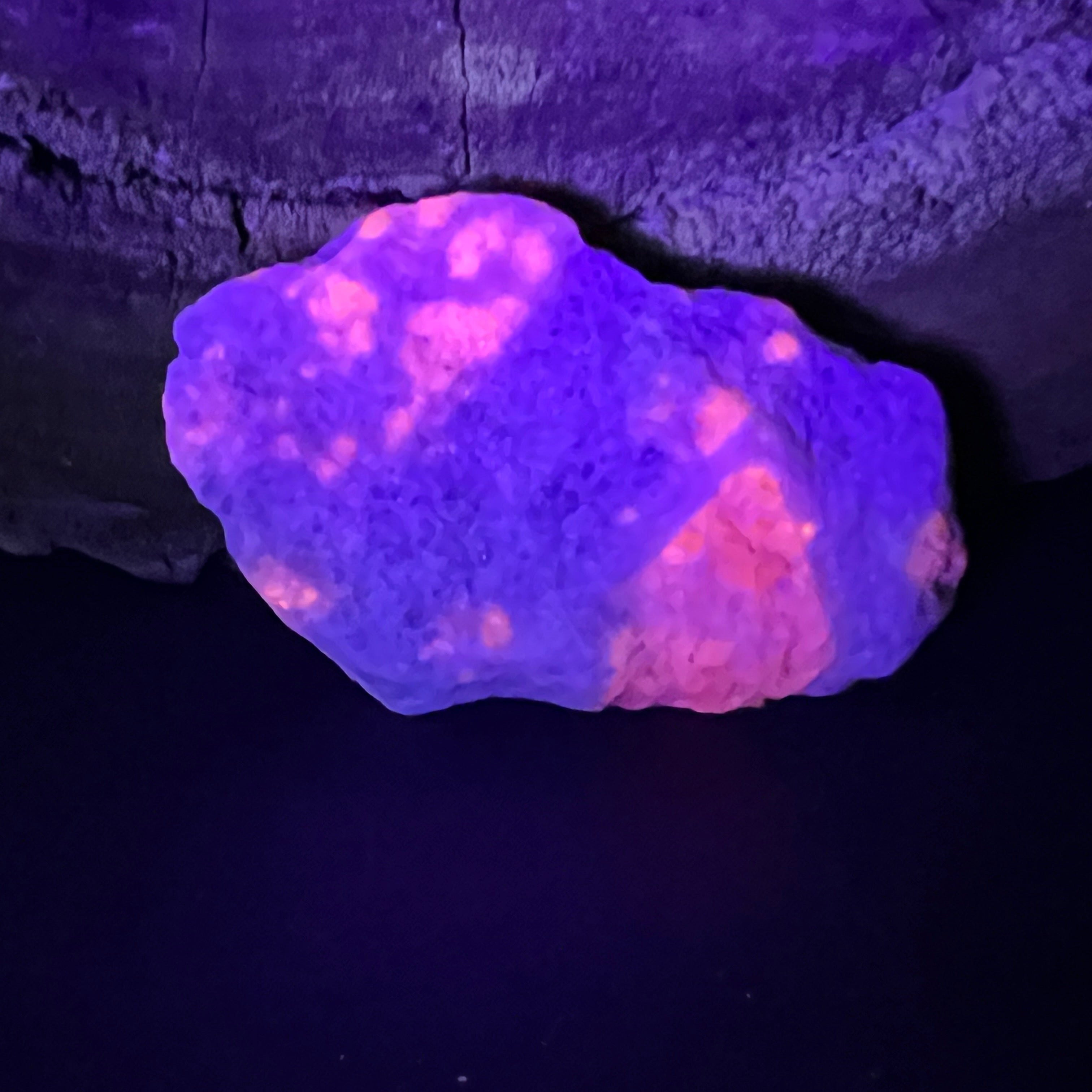 Hackmanit mov Uv reactive piatra bruta m5