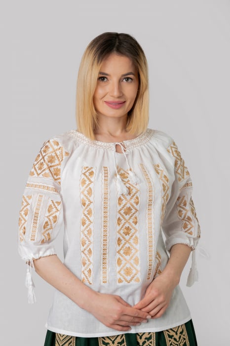 Ie traditionala alba cu motiv floral auriu Aurelia 02