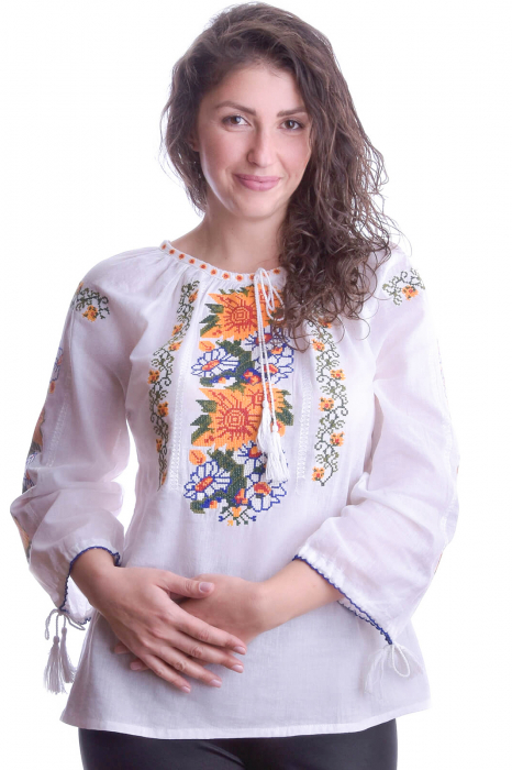 Ie traditionala alba cu motiv floral galben Simina
