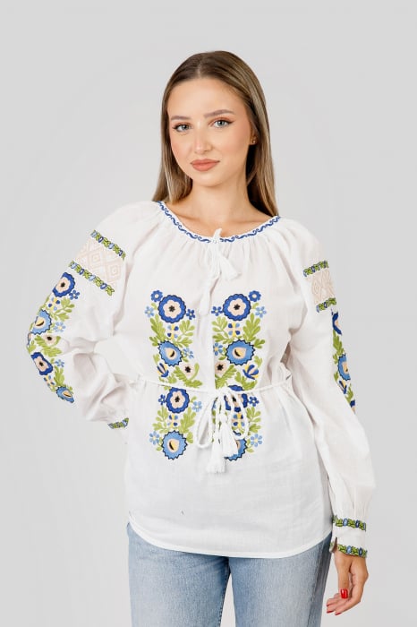 Ie traditionala alba cu motiv floral multicolor Gentiana