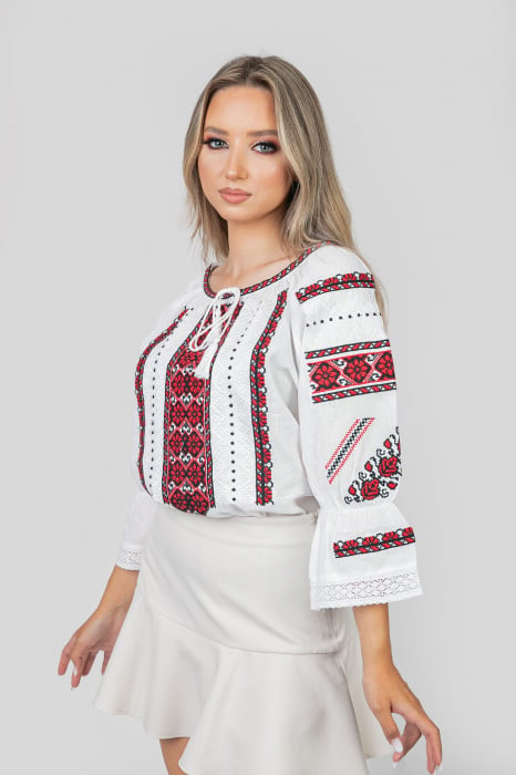 Ie traditionala alba cu motiv floral rosu Atena 03