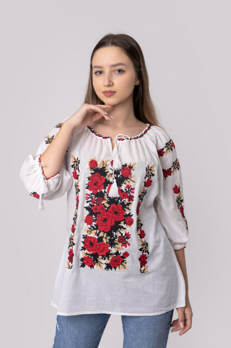 Ie traditionala alba cu motiv floral rosu Doinita