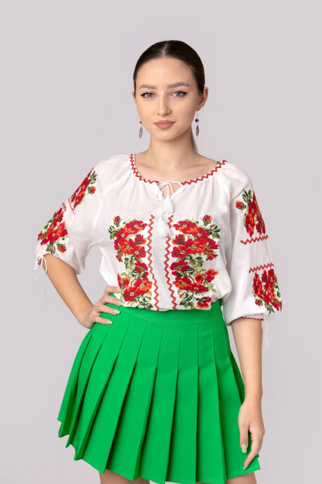 Ie traditionala alba cu motiv floral rosu Mia