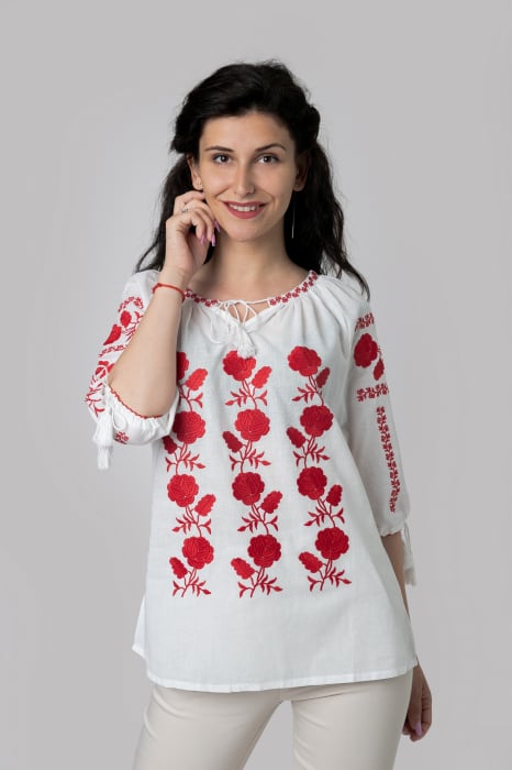 Ie traditionala alba cu motiv floral rosu Zoe